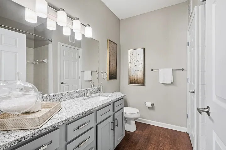 The Glen at Alexander Apartments — Photo 18