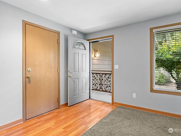 4th image of 6519 56th Avenue NW