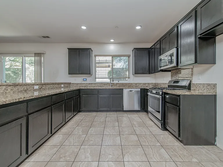 6954 Stanza Ct — Photo 3