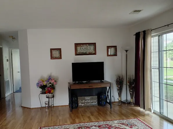 141 Brookland Ter APT 1, Winchester, VA 22602