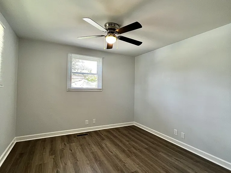 206 Orleans Dr — Photo 13