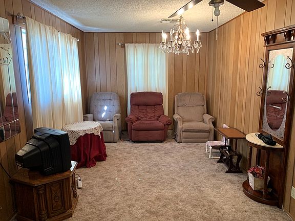 3rd image of 418 W Ave S