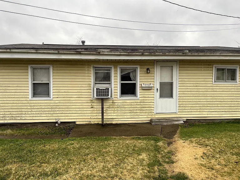 202 Saint Clair Ave SW #R — Photo 16