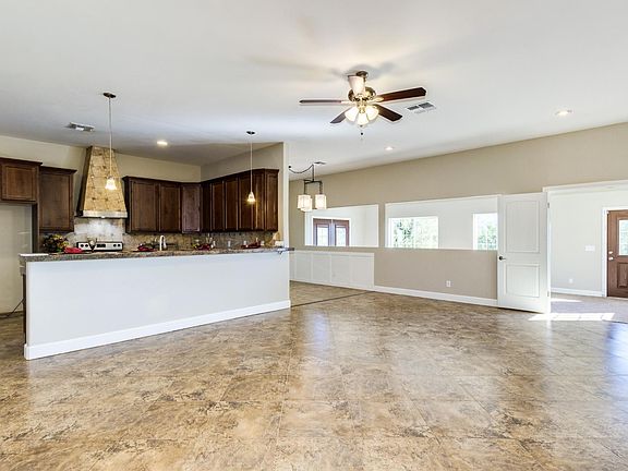 5th image of 320 E Sabrosa Dr
