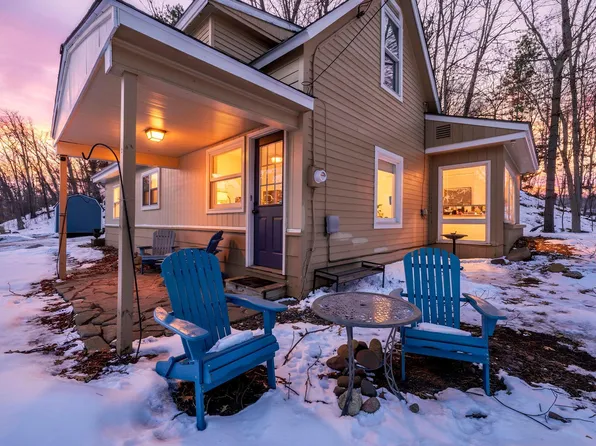 338 S Jefferson St, Saint Croix Falls, WI 54024