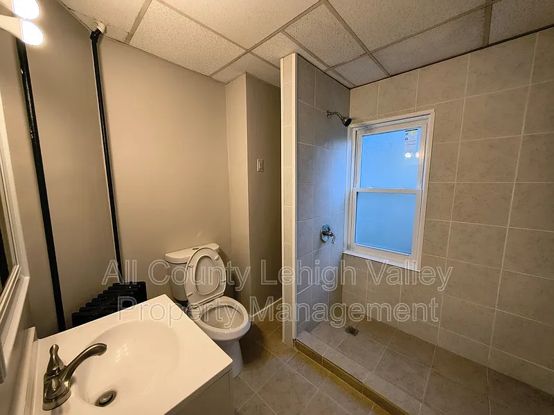 2 bed, 1.0 bath, 800 sqft, $1,495 — Photo 4