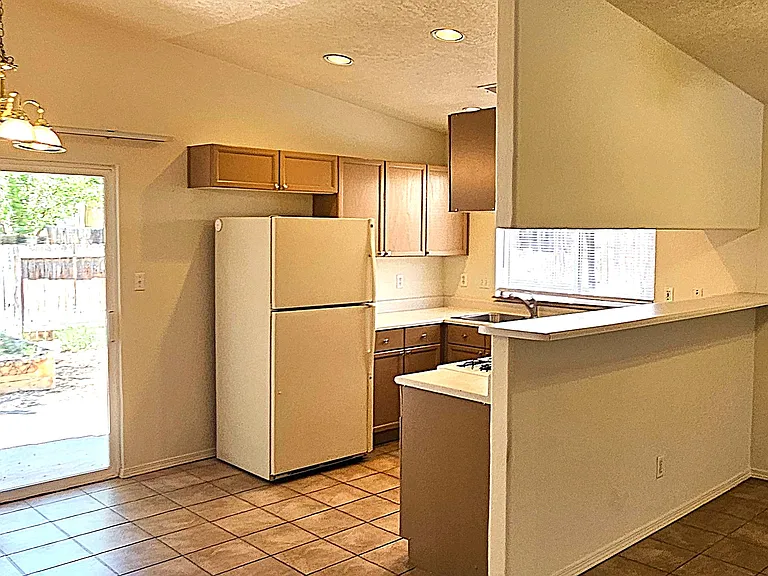 6905 Limestone Ave NE — Photo 20