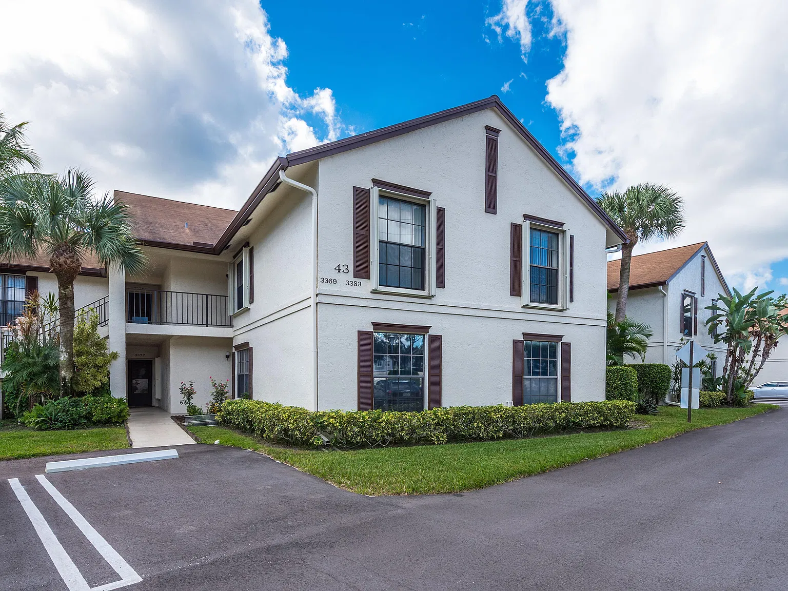 3 bed, 2.0 bath, 1262 sqft, $3,250 — Photo 1