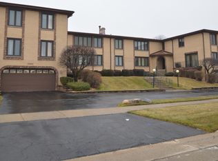 10354 S Central Ave #3, Oak Lawn, IL 60453