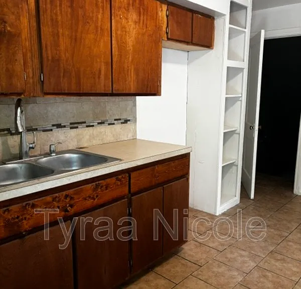 1931 Ewald Cir — Photo 18