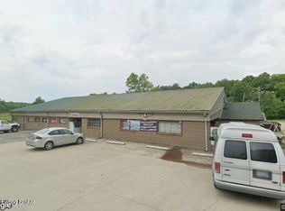 7208 Whipple Rd, Louisville, KY 40272