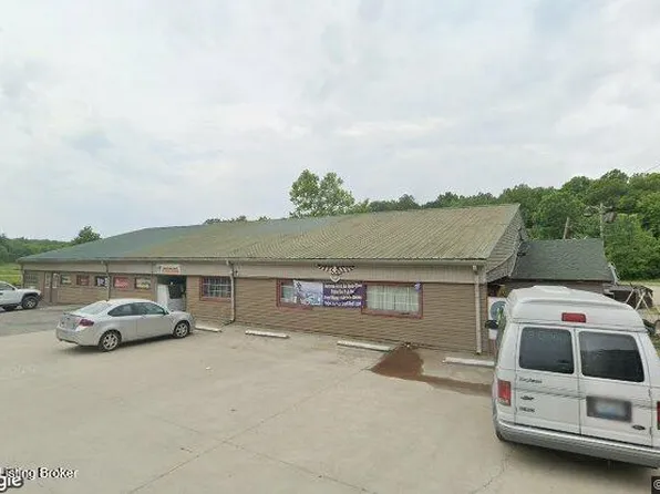 7208 Whipple Rd, Louisville, KY 40272