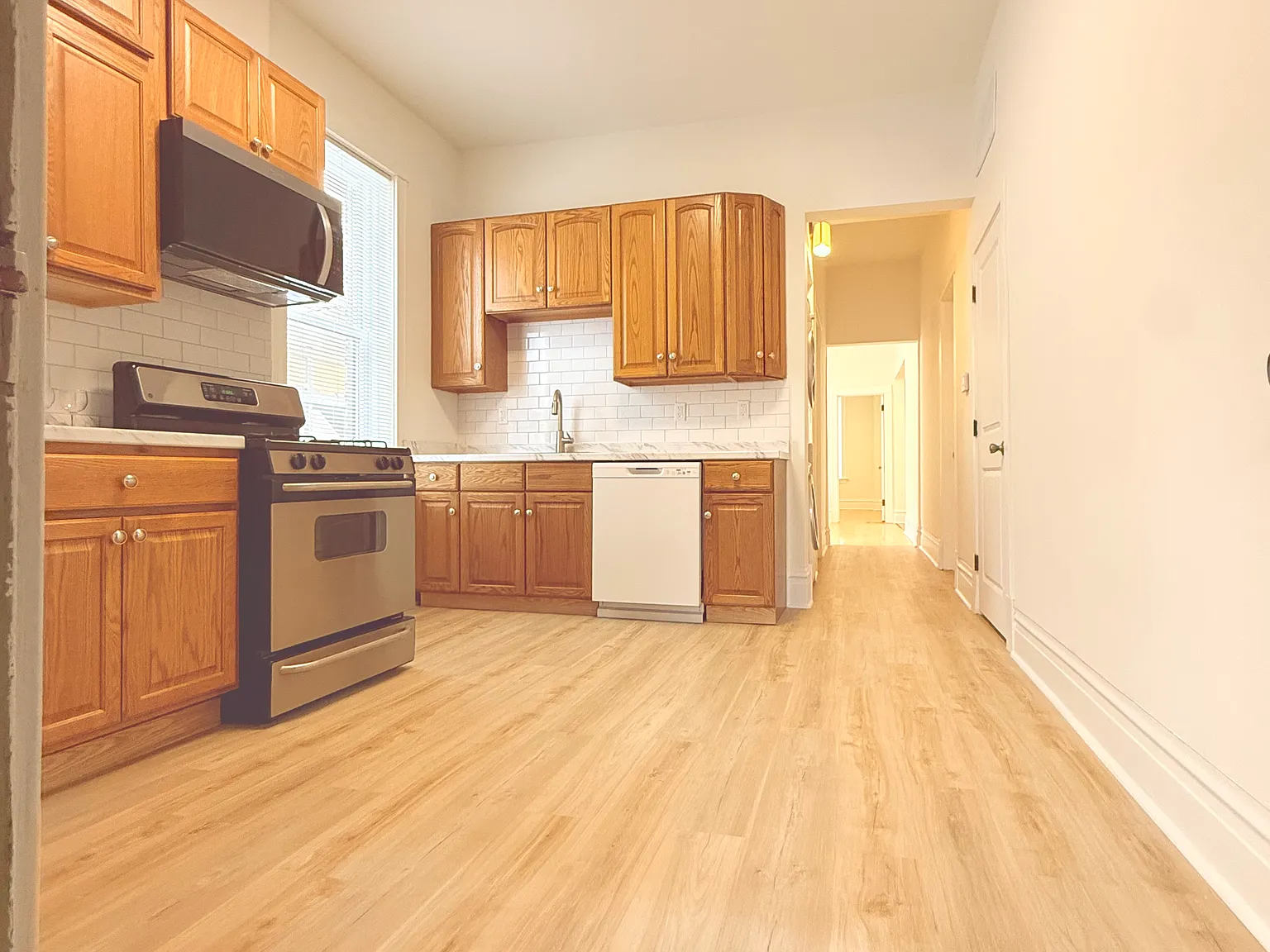 2 bed, 1350 sqft, $3,100 — Photo 2