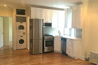 Rented by aptsandlofts.com