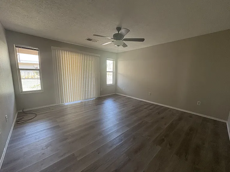 6215 Thais St NW — Photo 12