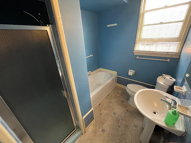 139 S Sweetzer Ave — Photo 16
