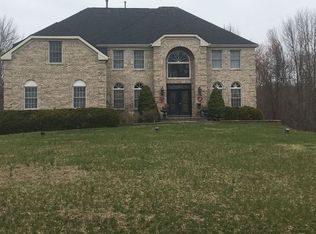 2 Yeger Dr, Allentown, NJ 08501