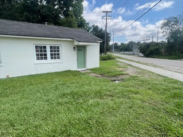 3100 Azalea Dr #A, North Charleston, SC 29405