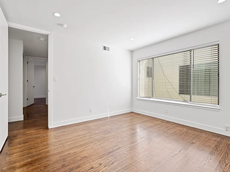270 26th Ave #9 — Photo 25