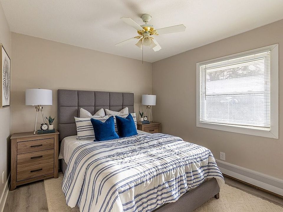 1st image of 3712 SE 14th St #8