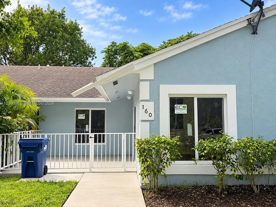160 SW 8th Ave #160
