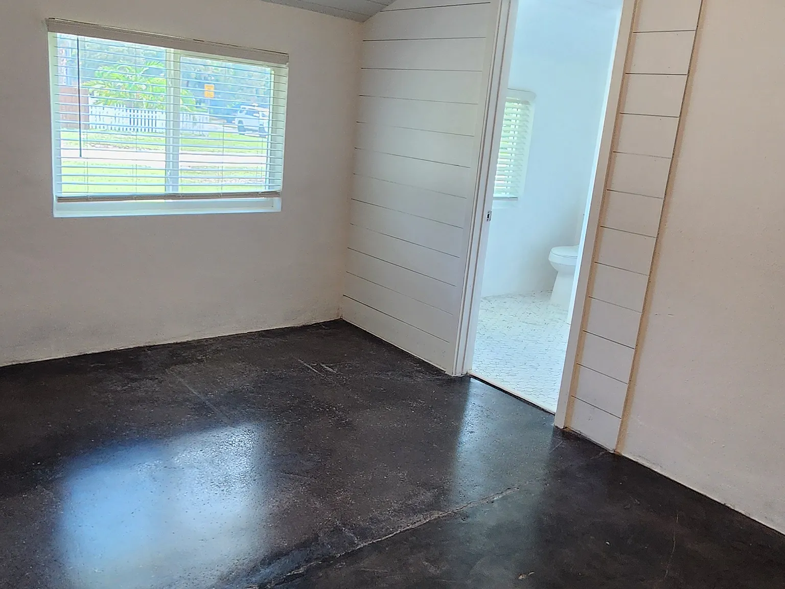 3 bed, 1200 sqft, $2,400 — Photo 3