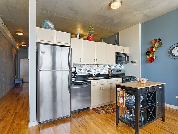 4th image of 1720 S Michigan Ave APT 1016