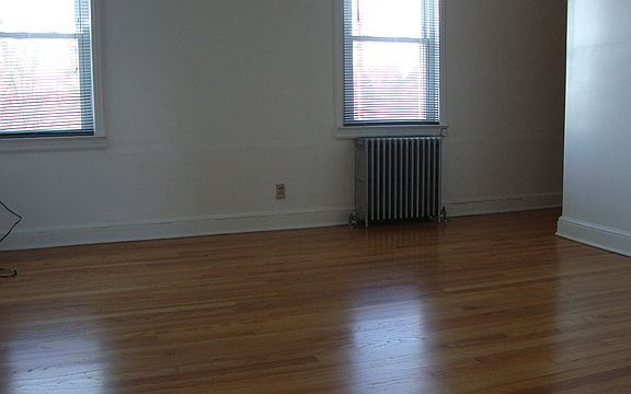 3rd image of 30 Meridian Dr