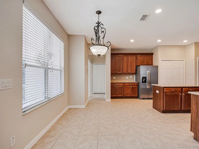1904 Candlenut Cir — Photo 44