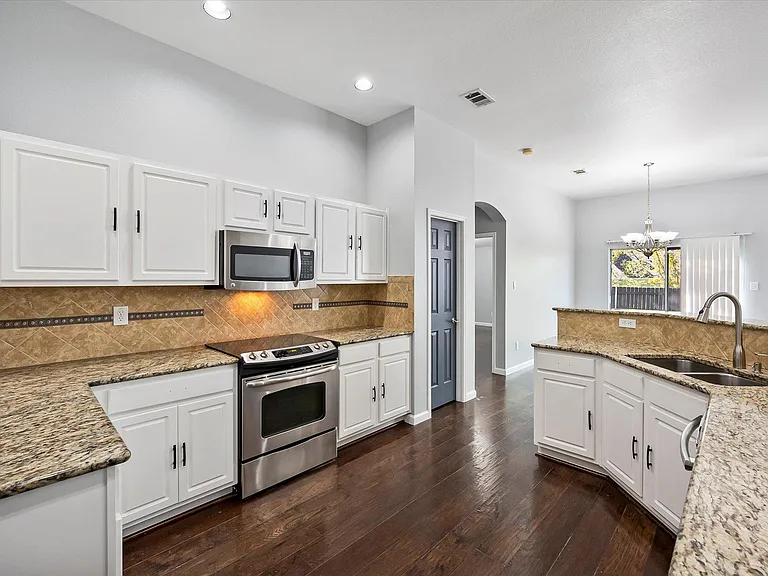 2204 Windcastle Dr — Photo 19