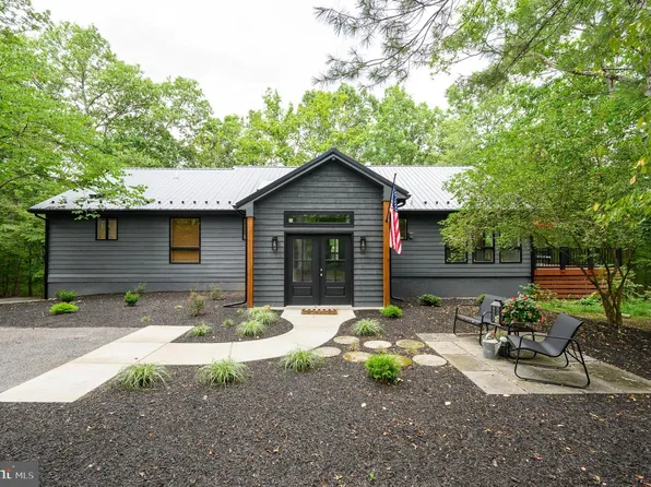 228 Rising Sun Rd, Hedgesville, WV 25427