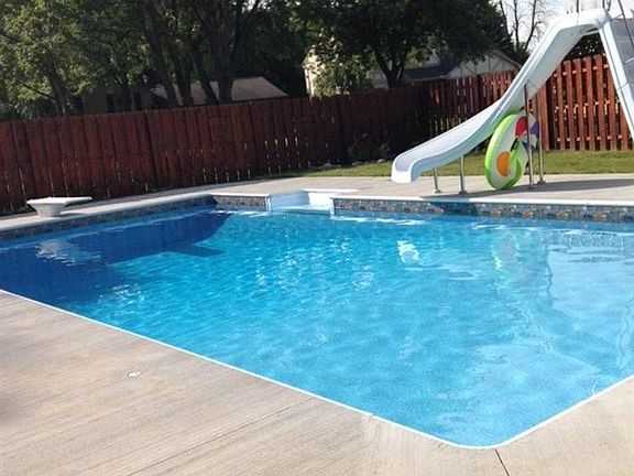 5th image of 33121 Tall Pine Ct