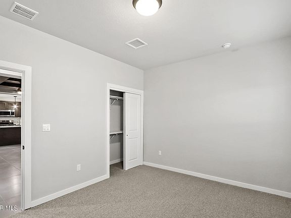 4th image of 569 Osier Dr