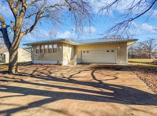 128 N Poplar St, Ludlow, IL 60949