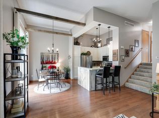 2186 Woodcrest Dr, Woodbury, MN 55129