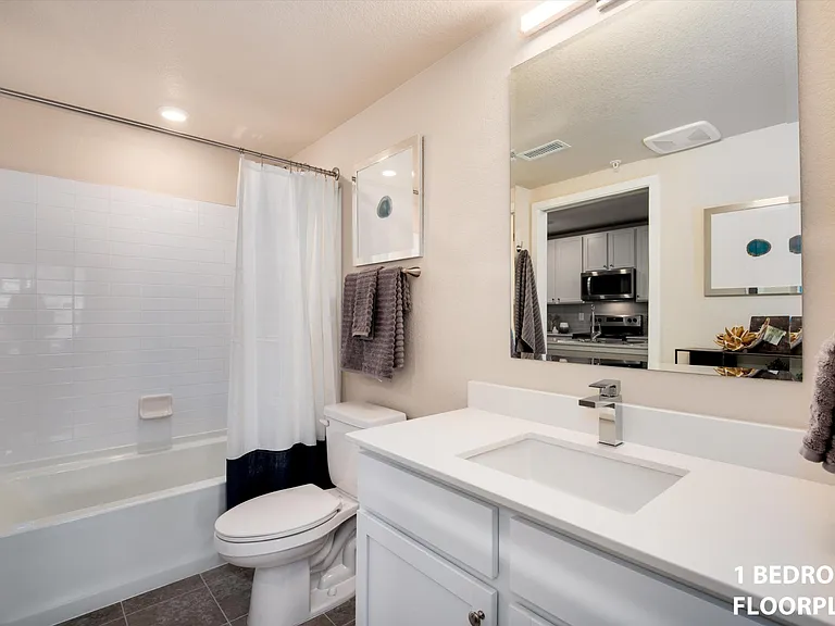 WestEdge Apartments — Photo 16
