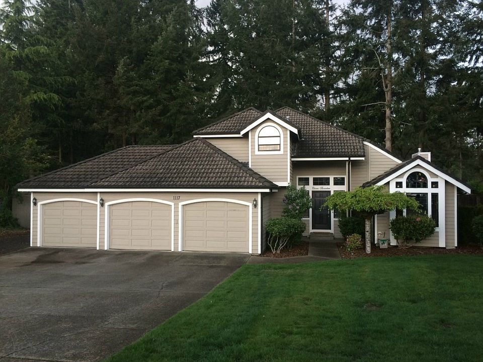 2nd image of 1117 Carmel Ct SE