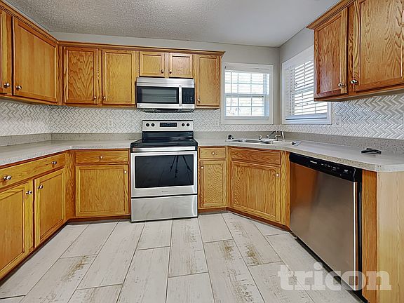 5th image of 63 Cliff View Dr