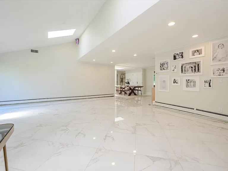 70 Longfellow Rd — Photo 6
