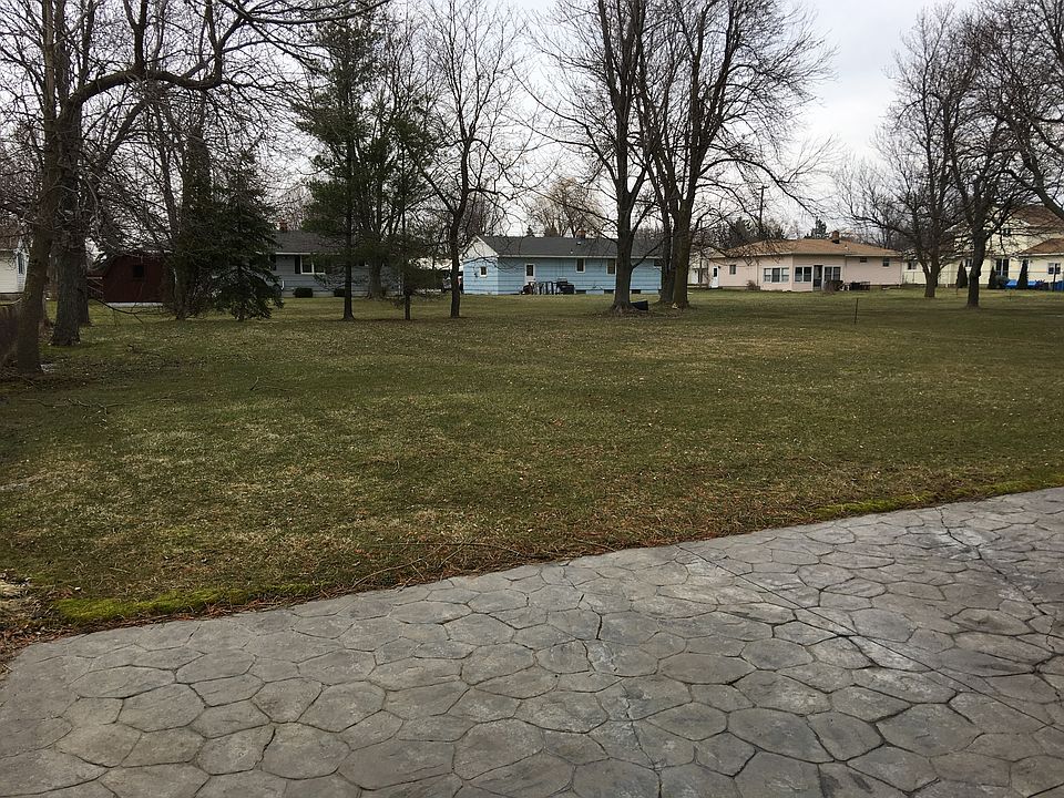 1st image of 14 Meadow Lea Dr