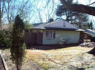 20 Thimbleberry Ln, Levittown, PA