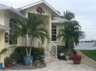 2540 Bayshore Dr, Matlacha, FL 33993