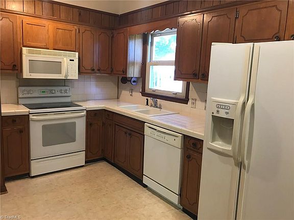 4th image of 106 Timberwood Dr