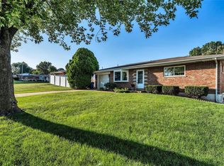 321 Earlsfield Ln, Saint Louis, MO