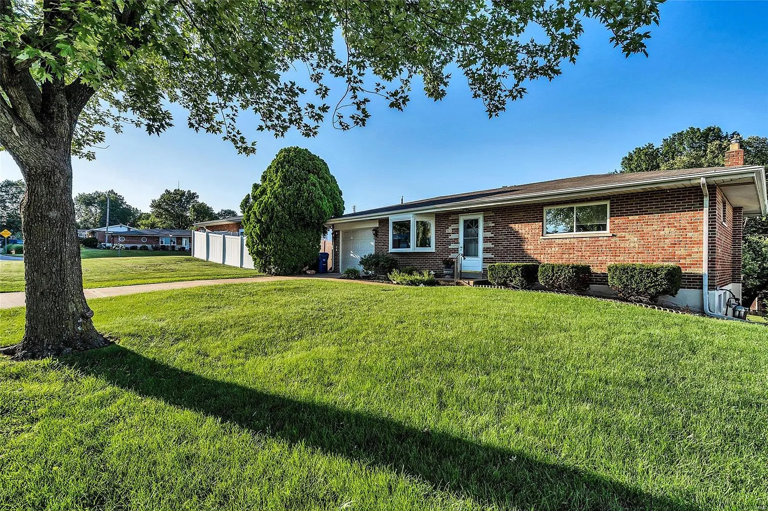 321 Earlsfield Ln photo 1