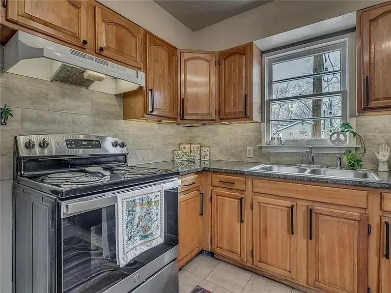 2336 Westlawn Pl — Photo 15