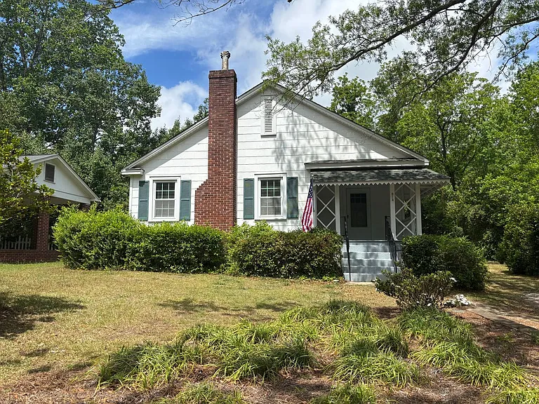 915 Brandon Ave — Photo 2