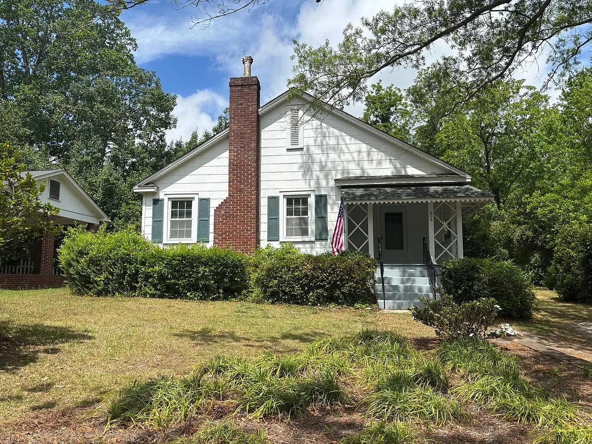 Building Photo - 915 Brandon Ave