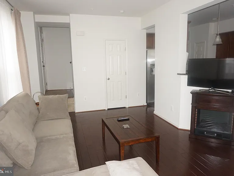 42281 Canary Grass Sq — Photo 14