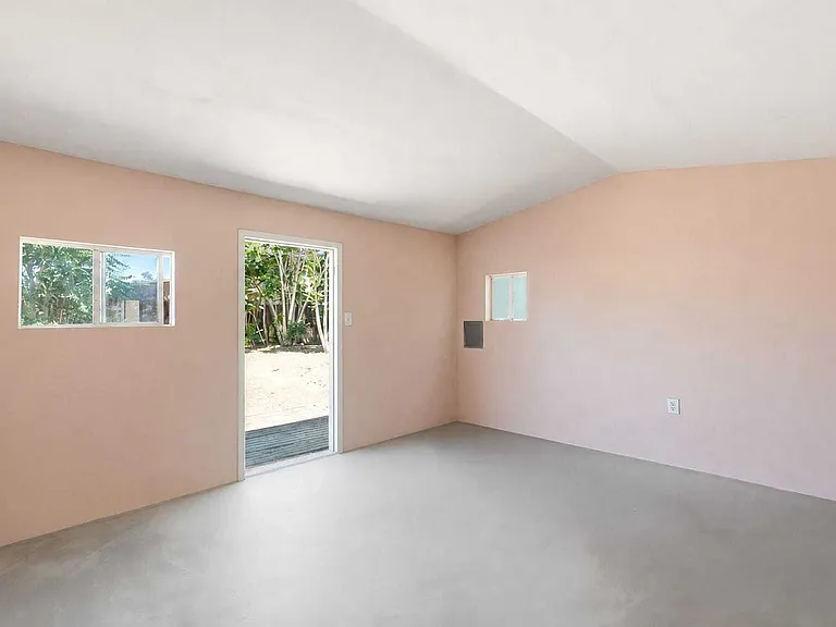 19179 Monterey St — Photo 17